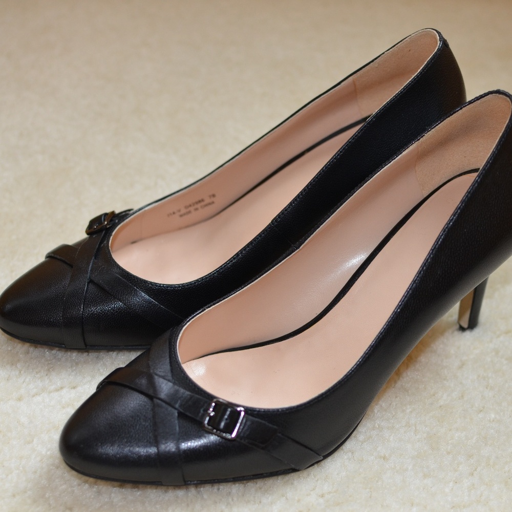 Cole Haan Black Pumps size 7